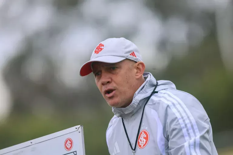 Eduardo Baptista, técnico do Inter