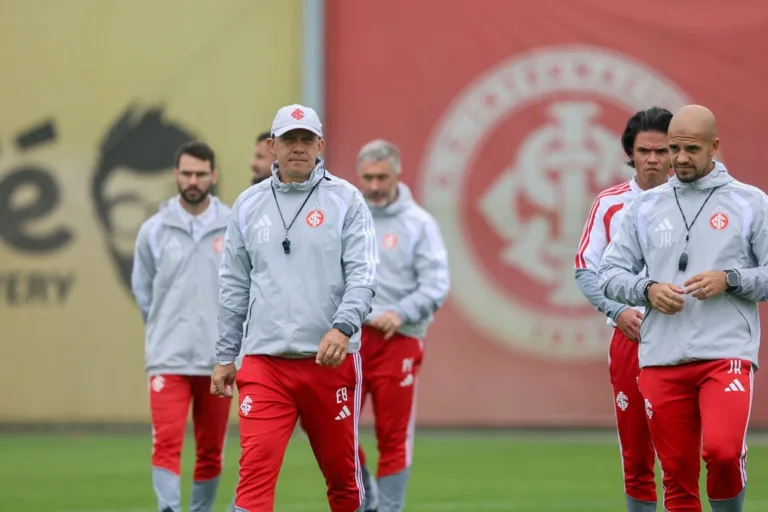 Eduardo Baptista, técnico do Inter