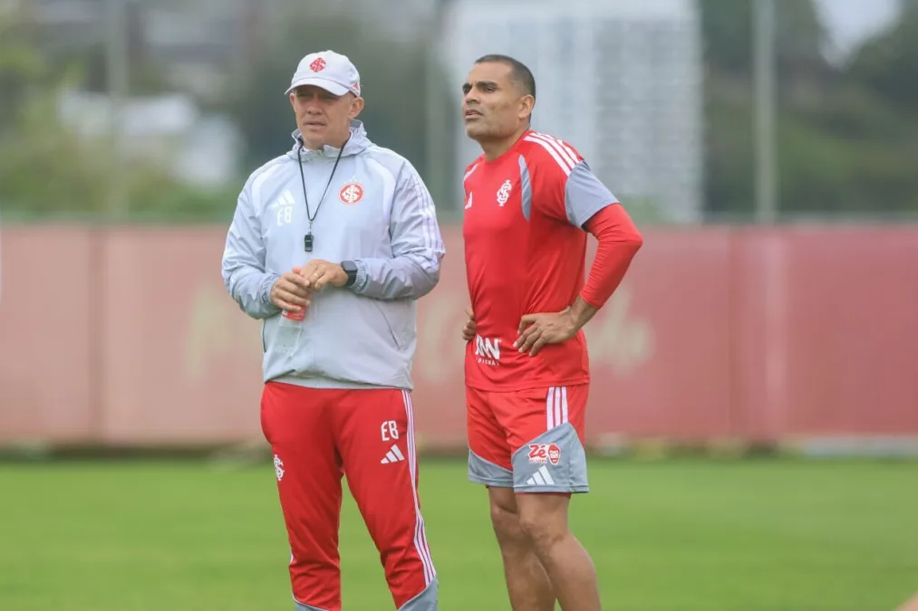 Zona Mista - Notícias, mercado da bola e bastidores do futebol Gabriel Mercado, zagueiro do Inter e Eduardo Baptista, técnico do Inter