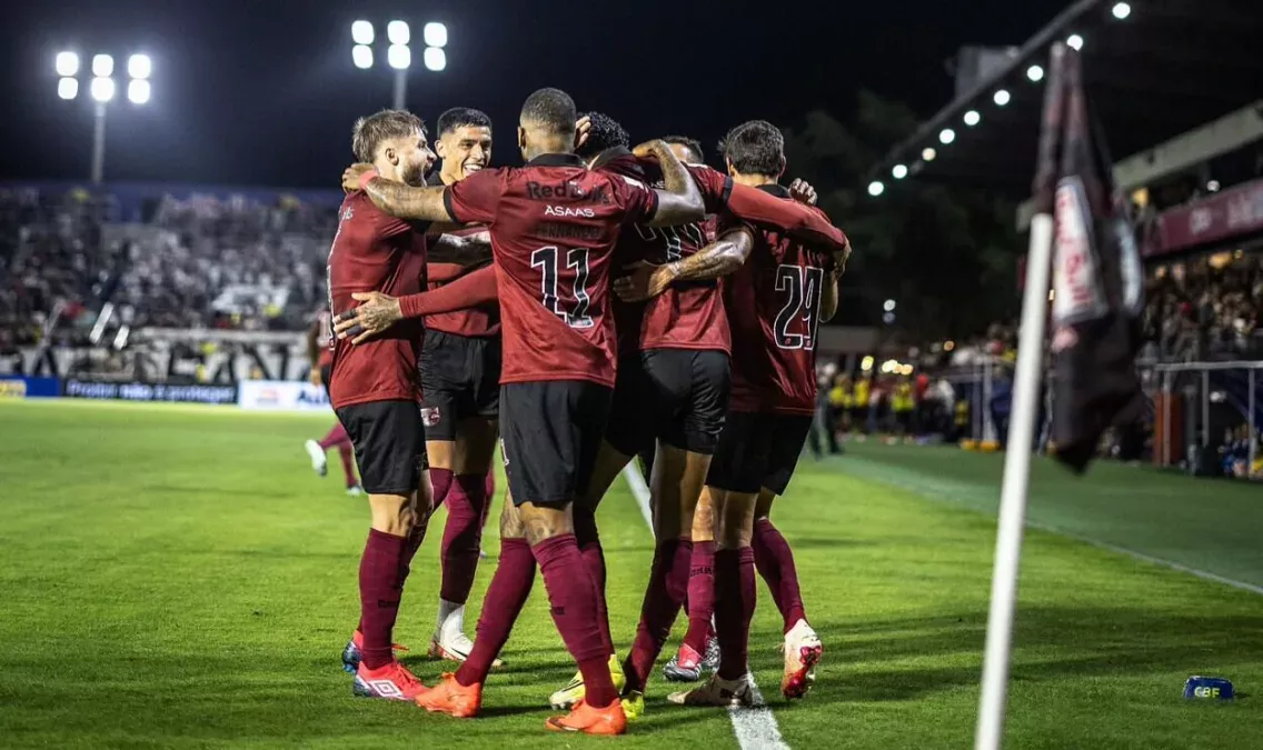 Próximo rival do Grêmio leva quatro gols antes de duelo decisivo na Arena