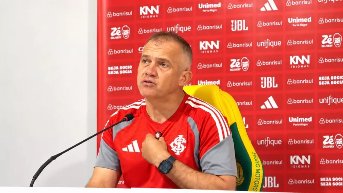 Eduardo Baptista, técnico do Inter
