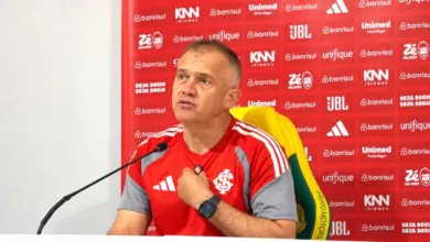 Eduardo Baptista muda tom sobre jovens do Inter e cita nomes após derrota Eduardo Baptista, técnico do Inter