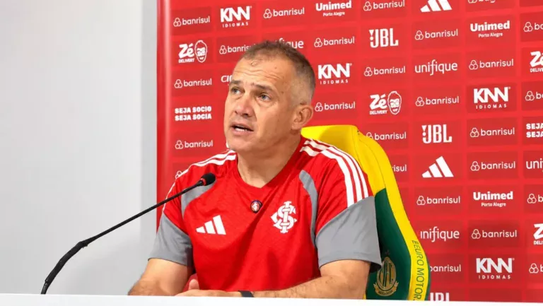 Eduardo Baptista, técnico do Inter