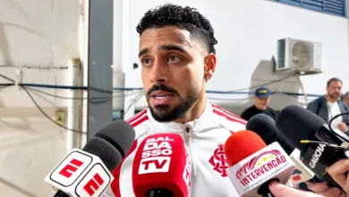 Lateral do Inter conta como elenco tratou Matheus Cunha e revela conversa com Kauan Matheus Bahia, lateral do Inter
