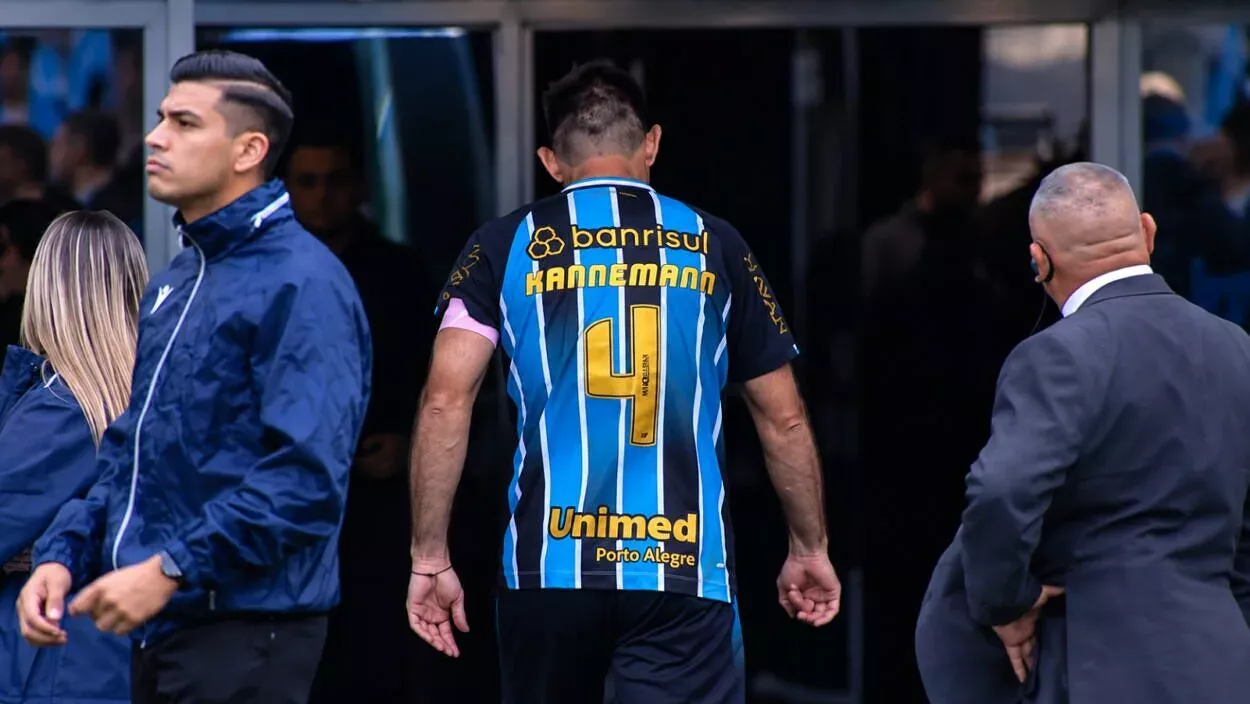 Kannemann — , zagueiro do Grêmio
