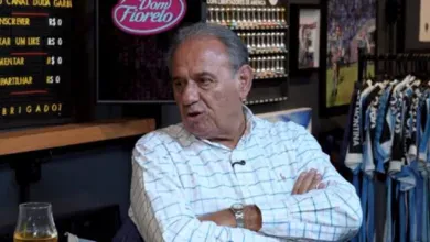 Denis Abrahão faz cálculos e crava que o Grêmio não cai: "De jeito nenhum" Denis Abrahão do Grêmio