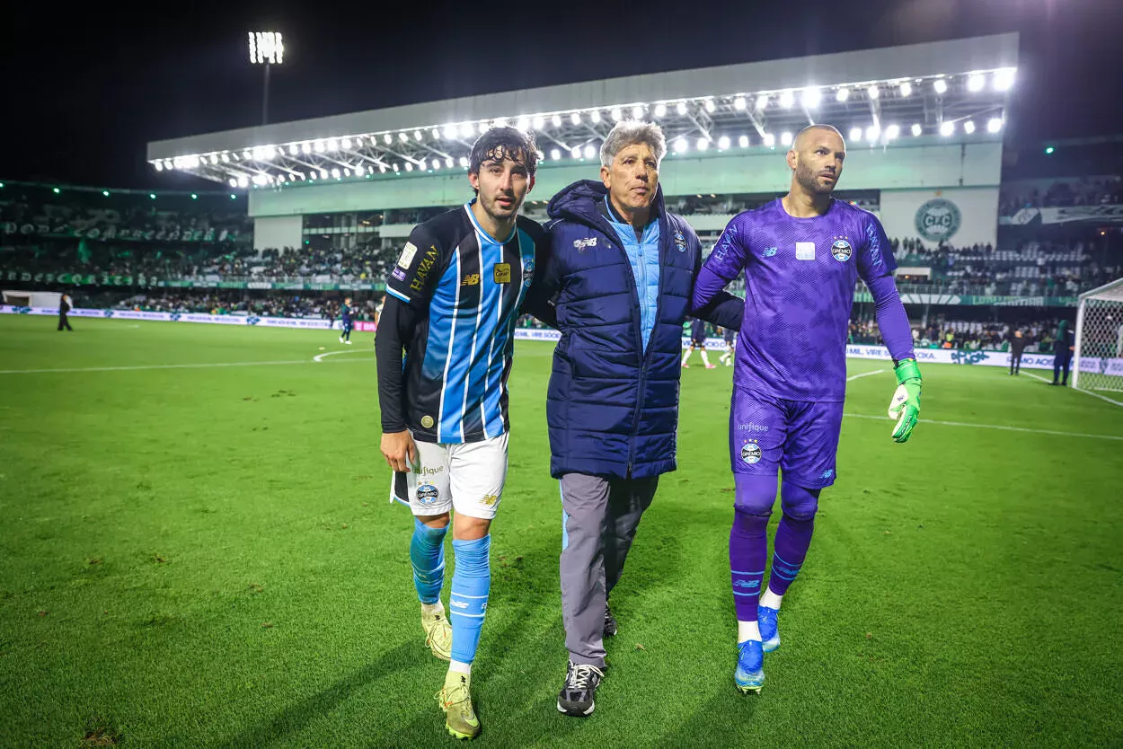 Renato Portaluppi, técnico do Grêmio e Villasanti, meio-campista do Grêmio