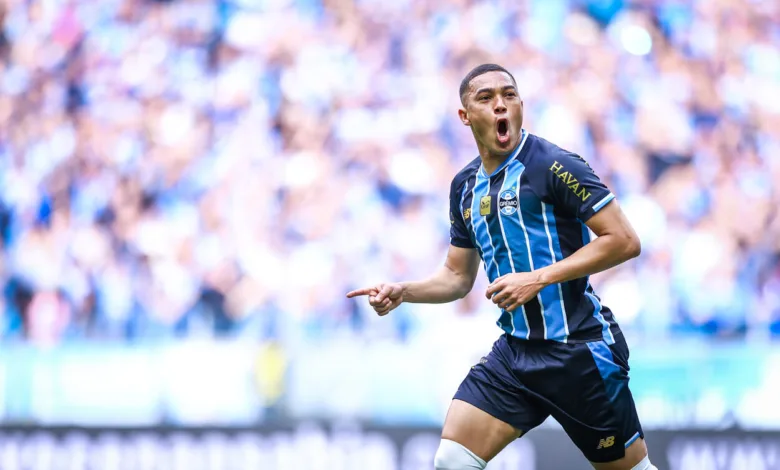 Carlos Vinícius, atacante do Grêmio