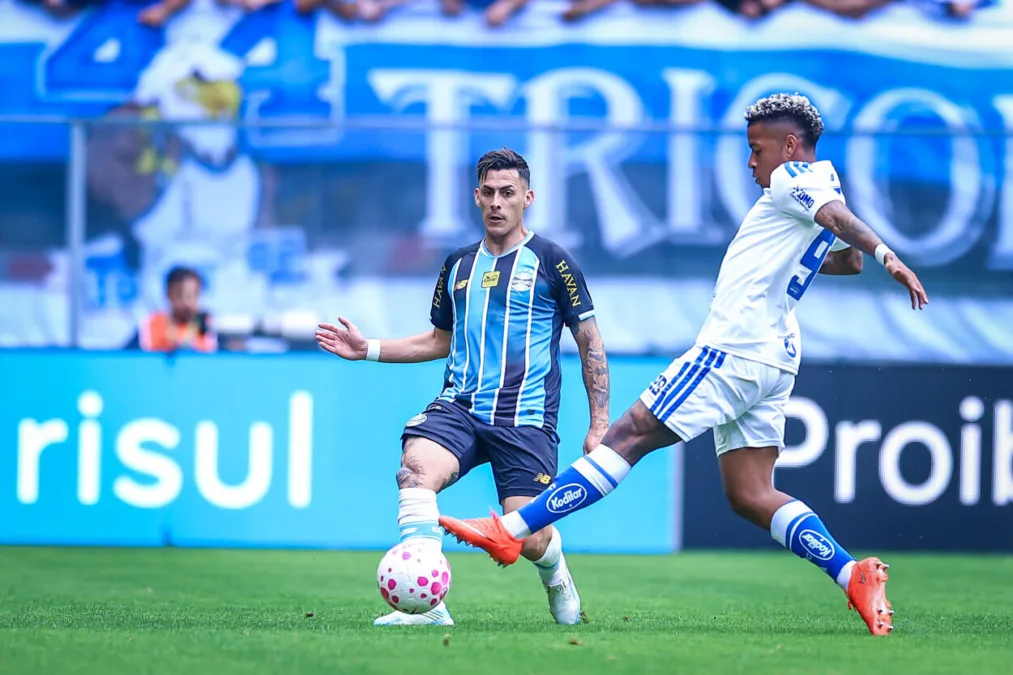 Zona Mista - Notícias, mercado da bola e bastidores do futebol Pavón, atacante do Grêmio