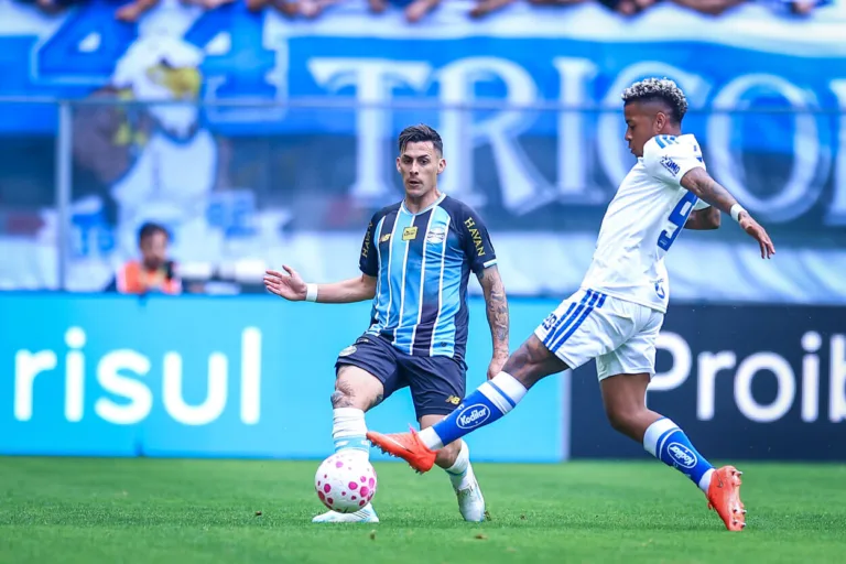 Pavón, atacante do Grêmio