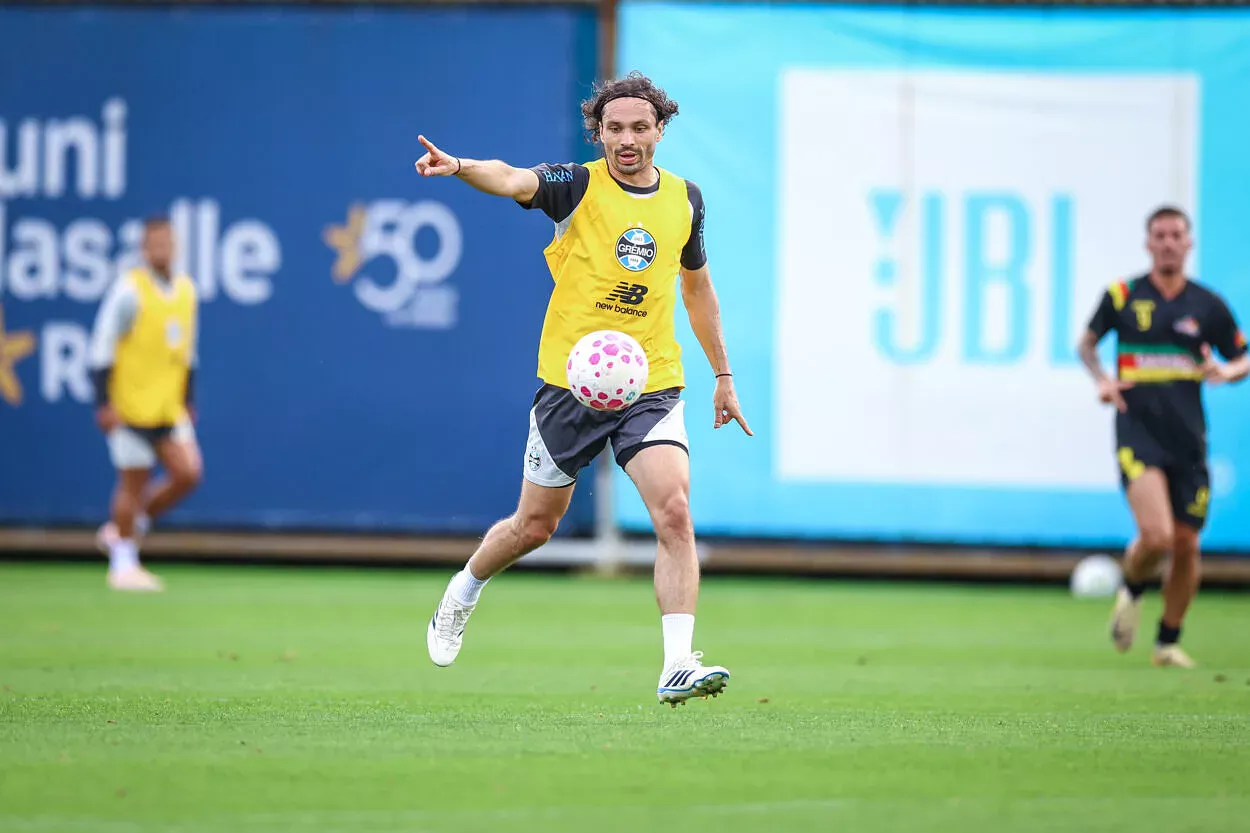 Krovinović, meio-campista do Grêmio