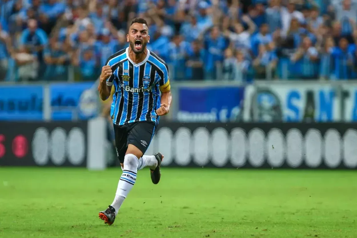 Krovinović, meio-campista do Grêmio — Grêmio — Grêmio
