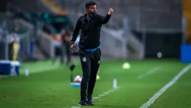 Auxiliar de Renato no Grêmio é preso em Porto Alegre; entenda o caso Alexandre Mendes pelo Grêmio