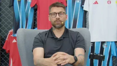Sobis defende Renato e vê dois caminhos para o elenco do Grêmio a partir de agora Sobis no Grêmio