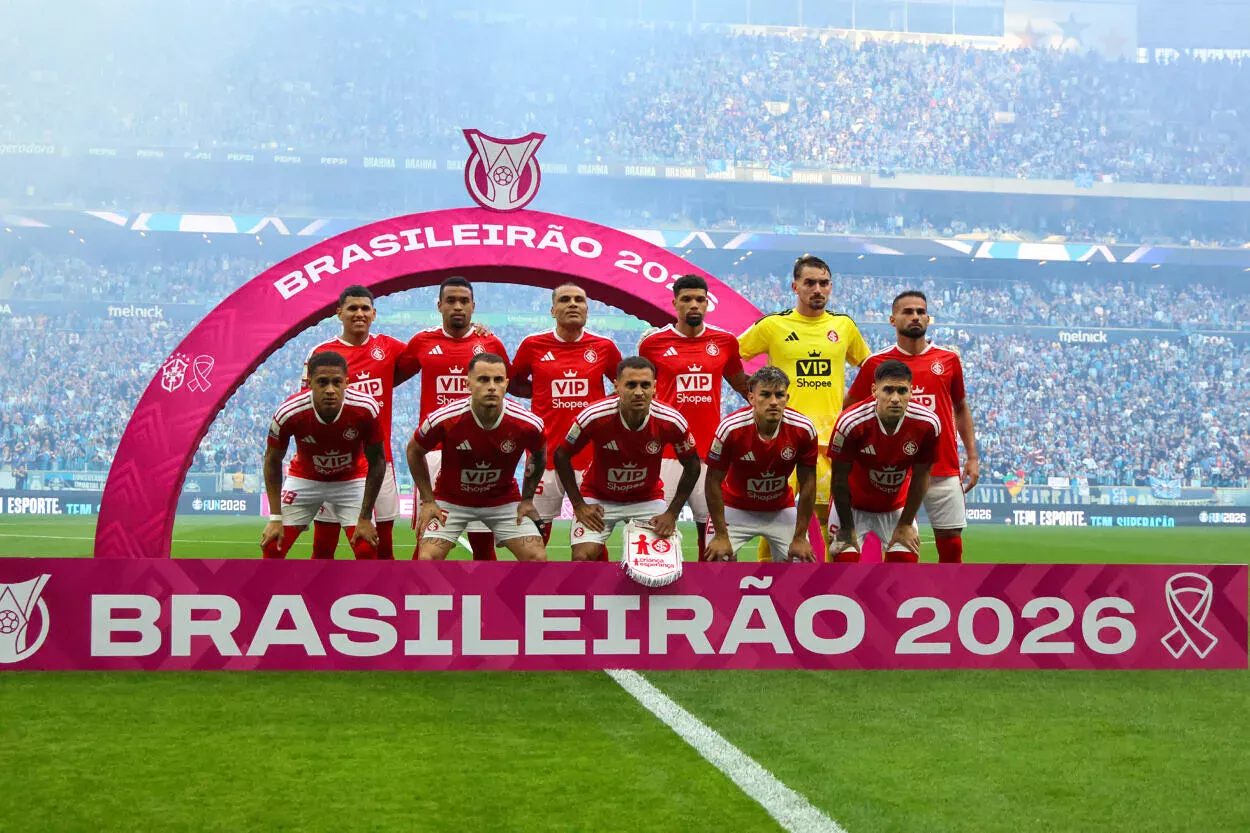 Anthoni, goleiro do Inter; Alerrandro, atacante do Inter; Bruno Gomes, lateral do Inter; Gabriel Mercado, zagueiro do Inter; Alan Patrick, meio-campista do Inter; Vitinho, atacante do Inter; Bernabei, lateral do Inter; e Braian Aguirre, lateral do Inter — Anthoni, Alerrandro, Bruno Gomes, Gabriel Mercado, Alan Patrick, Vitinho, Bernabei, Braian Aguirre — Anthoni, goleiro do Inter; Alerrandro, atacante do Inter; Bruno Gomes, lateral do Inter; Gabriel Mercado, zagueiro do Inter; Alan Patrick, meio-campista do Inter; Vitinho, atacante do Inter; Bernabei, lateral do Inter; e Braian Aguirre, lateral do Inter