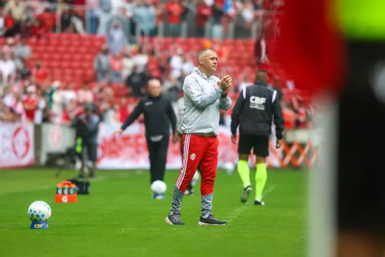 Eduardo Baptista, técnico do Inter