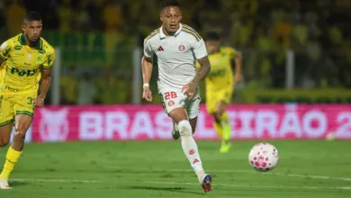 Com tantos desfalques, o que esperar da escalação do Inter contra o Botafogo Vitinho, atacante do Inter