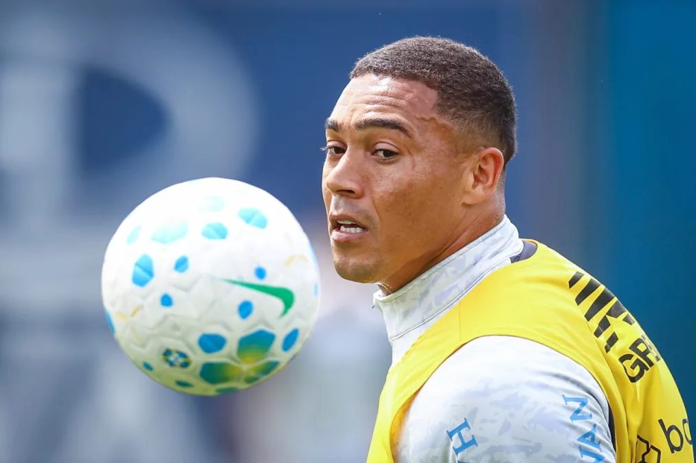 Carlos Vinícius, atacante do Grêmio