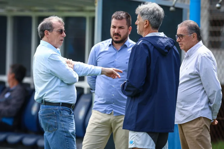 Odorico Roman Jr, presidente do Grêmio; Renato Portaluppi, técnico do Grêmio; e Rafael Lima, diretor de futebol do Grêmio